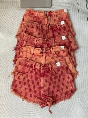 WE THE FREE BUNDLE DEAL 5 pieces HI-LO SHORTS